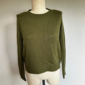 Divided Brand Crew neck green knit sweater | Size S